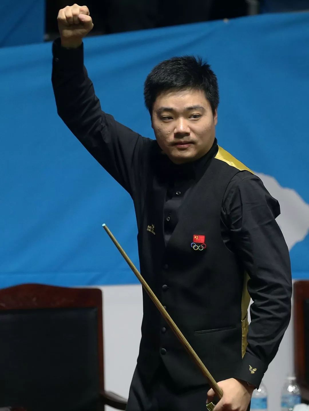 他的战术执 他的战术执