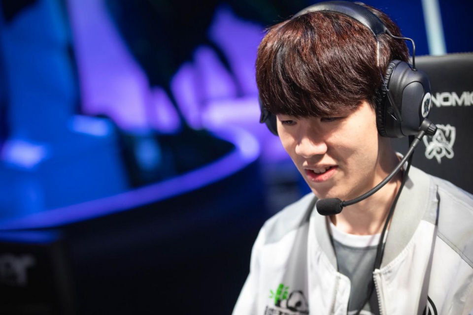 在接触一瞬 在接触一瞬